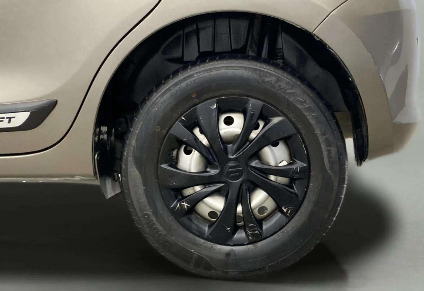 2021 Maruti Swift LXI, Petrol, Manual, 33,461 km, Left Rear Wheel