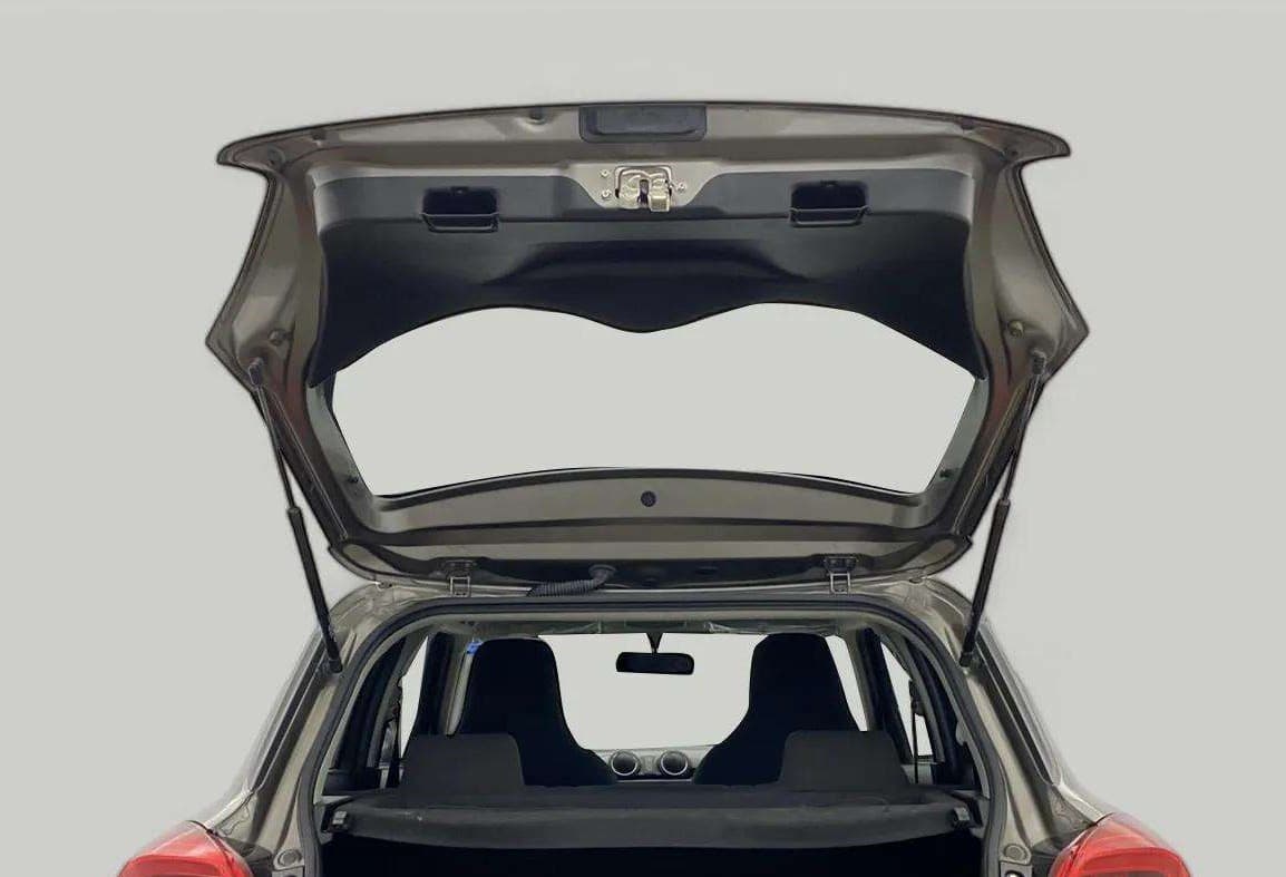 2021 Maruti Swift LXI, Petrol, Manual, 33,461 km, Boot Door Open