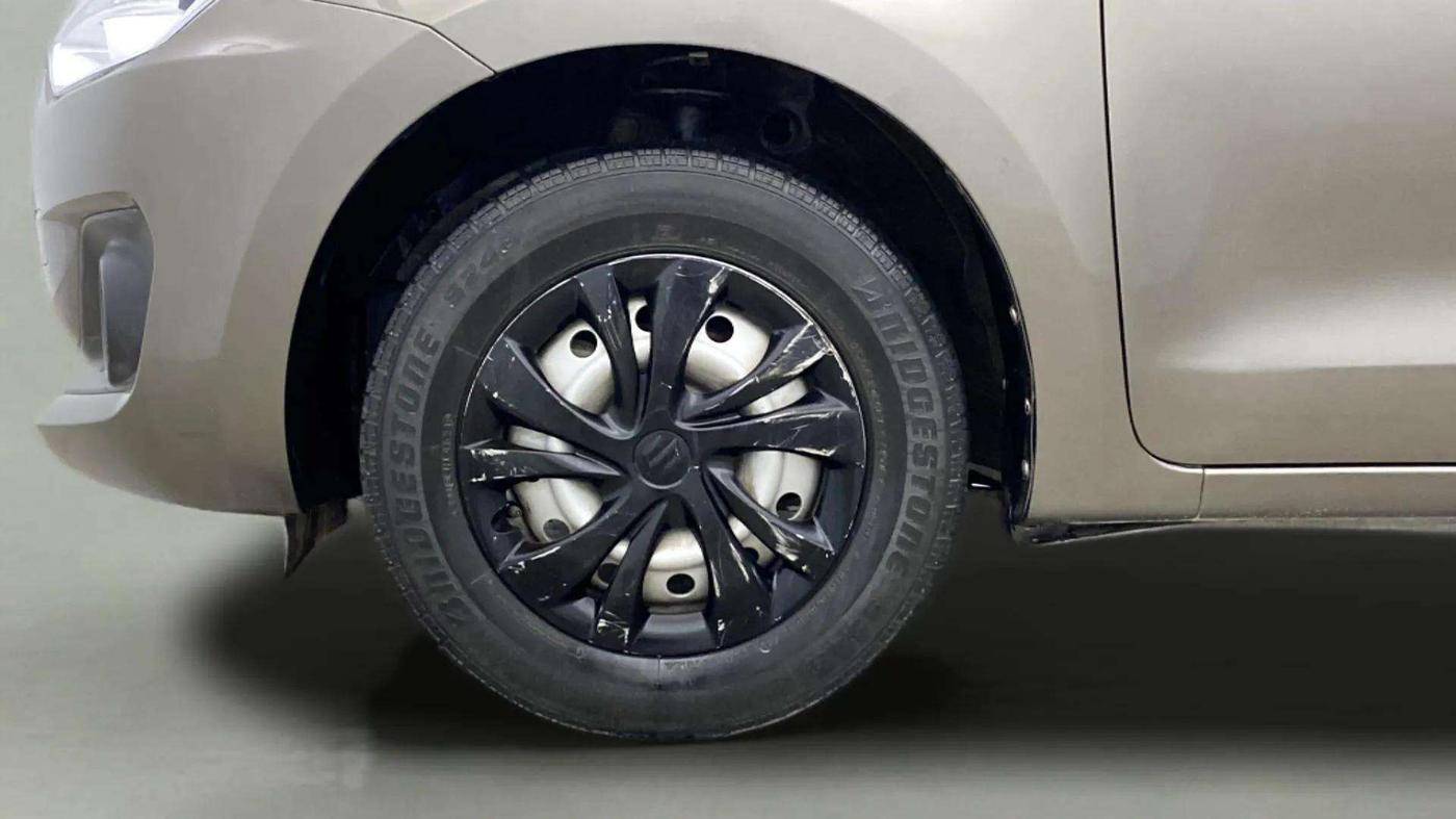 2021 Maruti Swift LXI, Petrol, Manual, 33,461 km, Left Front Wheel