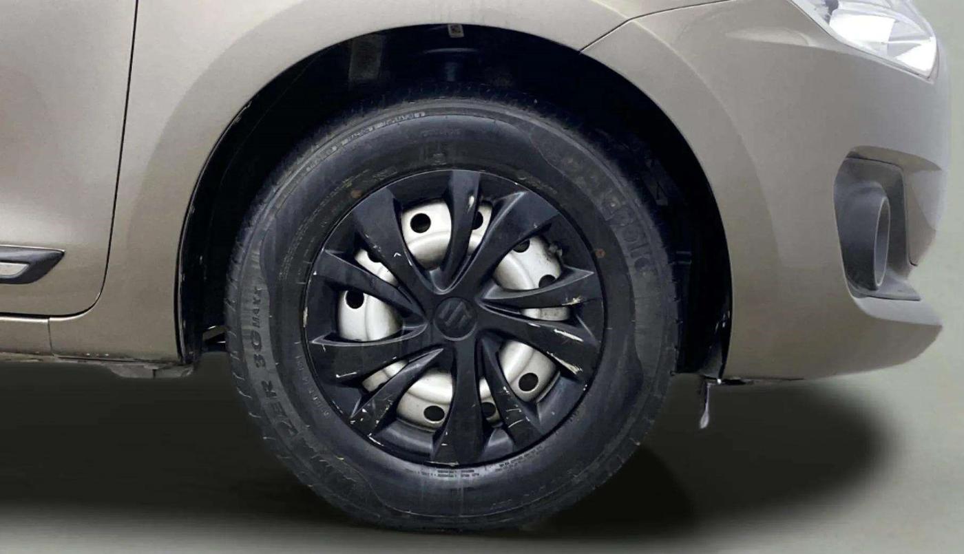 2021 Maruti Swift LXI, Petrol, Manual, 33,461 km, Right Front Wheel