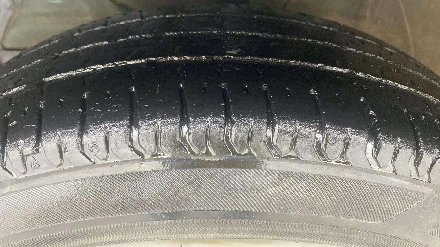 2021 Maruti Swift VXI AMT, Petrol, Automatic, 67,359 km, Left Front Tyre Tread