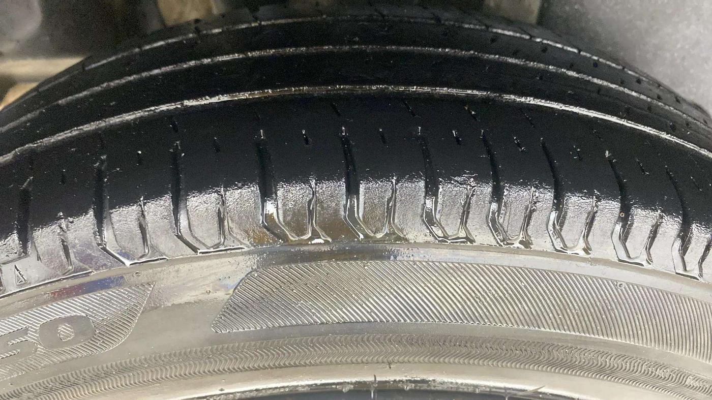 2021 Maruti Swift VXI AMT, Petrol, Automatic, 67,359 km, Right Rear Tyre Tread