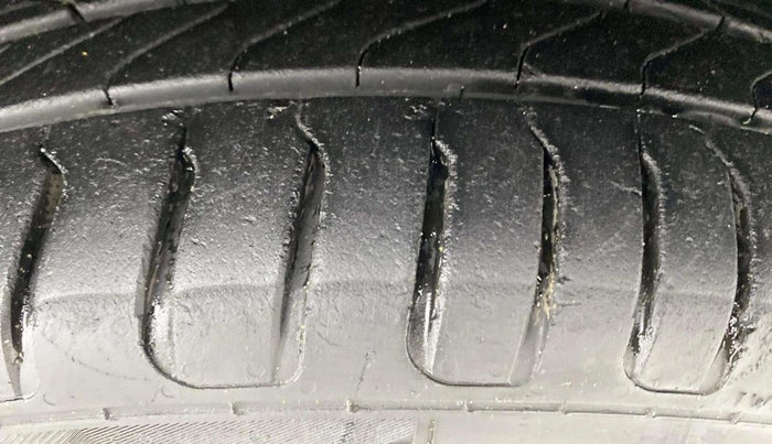 2018 Maruti Baleno ALPHA CVT PETROL 1.2, Petrol, Automatic, 81,071 km, Right Front Tyre Tread