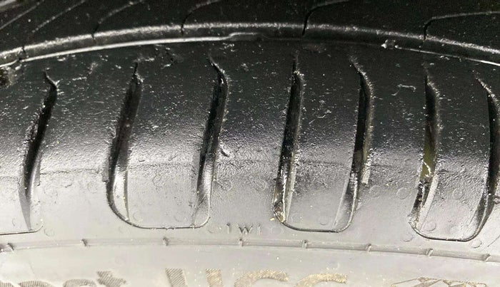 2018 Maruti Baleno ALPHA CVT PETROL 1.2, Petrol, Automatic, 81,071 km, Left Front Tyre Tread