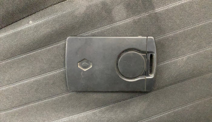 2017 Renault Captur RXT PETROL DUAL TONE, Petrol, Manual, 53,644 km, Key Close Up