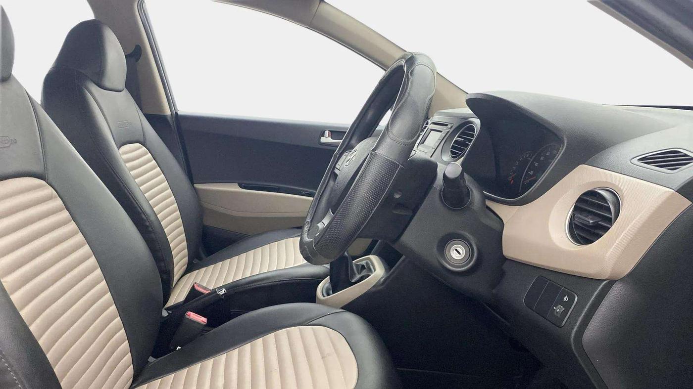2015 Hyundai Grand i10 SPORTZ 1.2 KAPPA VTVT, Petrol, Manual, 19,811 km, Right Side Front Door Cabin