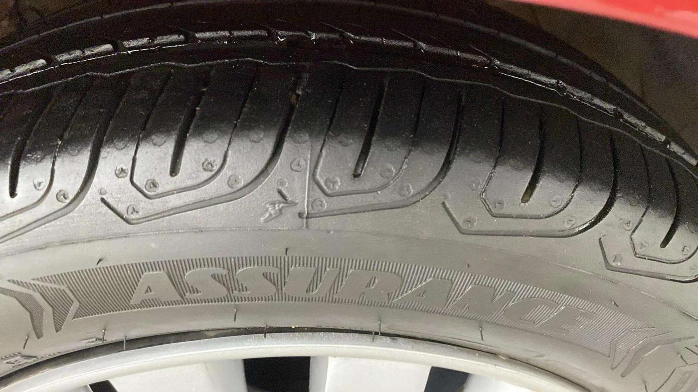 2017 Tata Zest XMS PETROL, Petrol, Manual, 68,026 km, Right Front Tyre Tread
