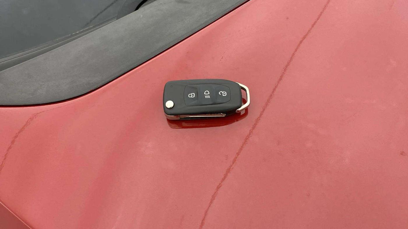 2017 Tata Zest XMS PETROL, Petrol, Manual, 68,026 km, Key Close Up