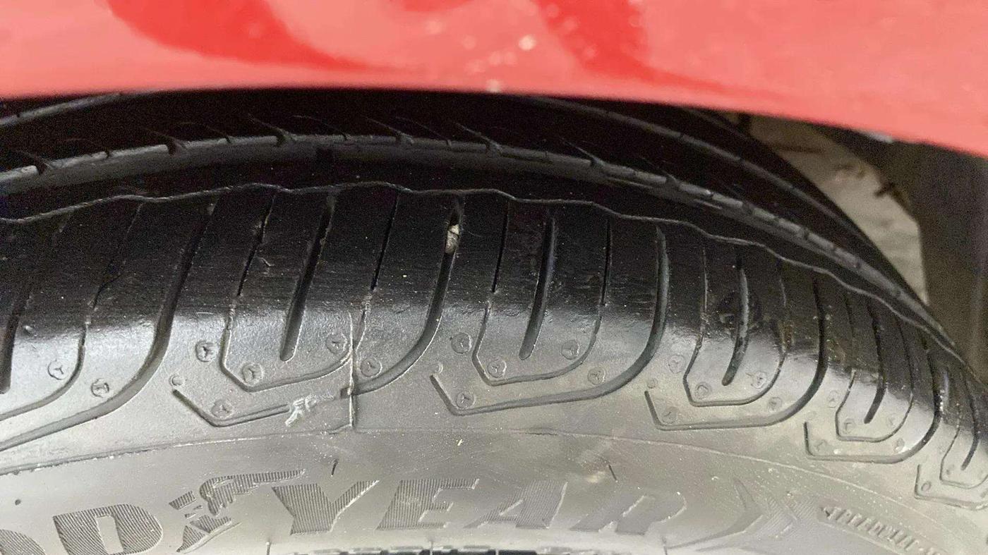 2017 Tata Zest XMS PETROL, Petrol, Manual, 68,026 km, Left Front Tyre Tread