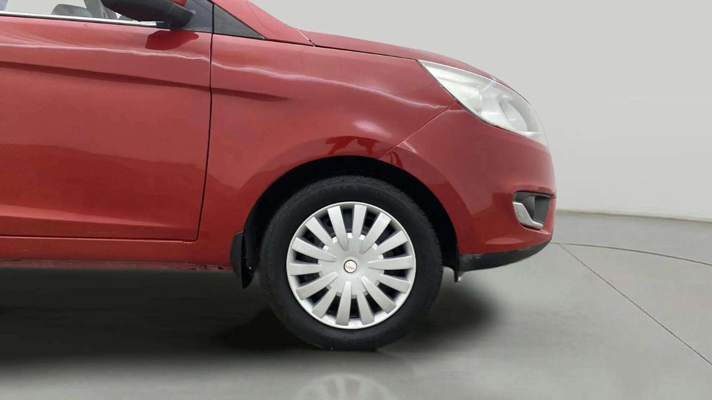 2017 Tata Zest XMS PETROL, Petrol, Manual, 68,026 km, Right Front Wheel