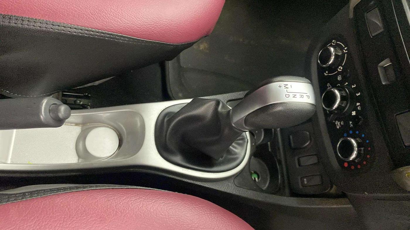 2017 Renault Duster RXS CVT, Petrol, Automatic, 72,666 km, Gear Lever