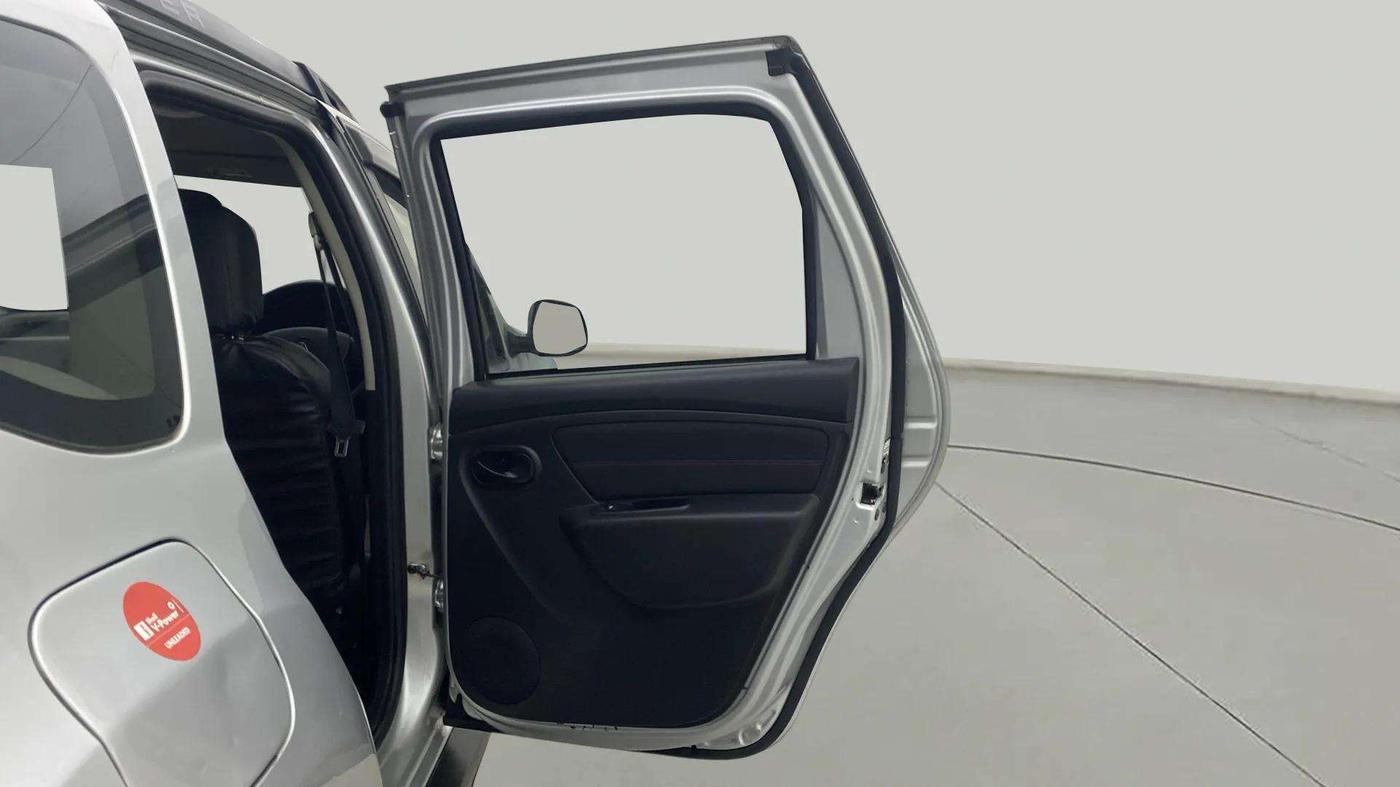 2017 Renault Duster RXS CVT, Petrol, Automatic, 72,666 km, RHS Rear Door