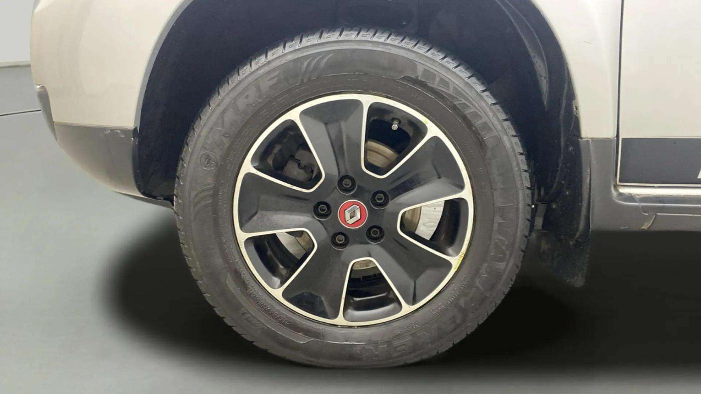 2017 Renault Duster RXS CVT, Petrol, Automatic, 72,666 km, Left Front Wheel