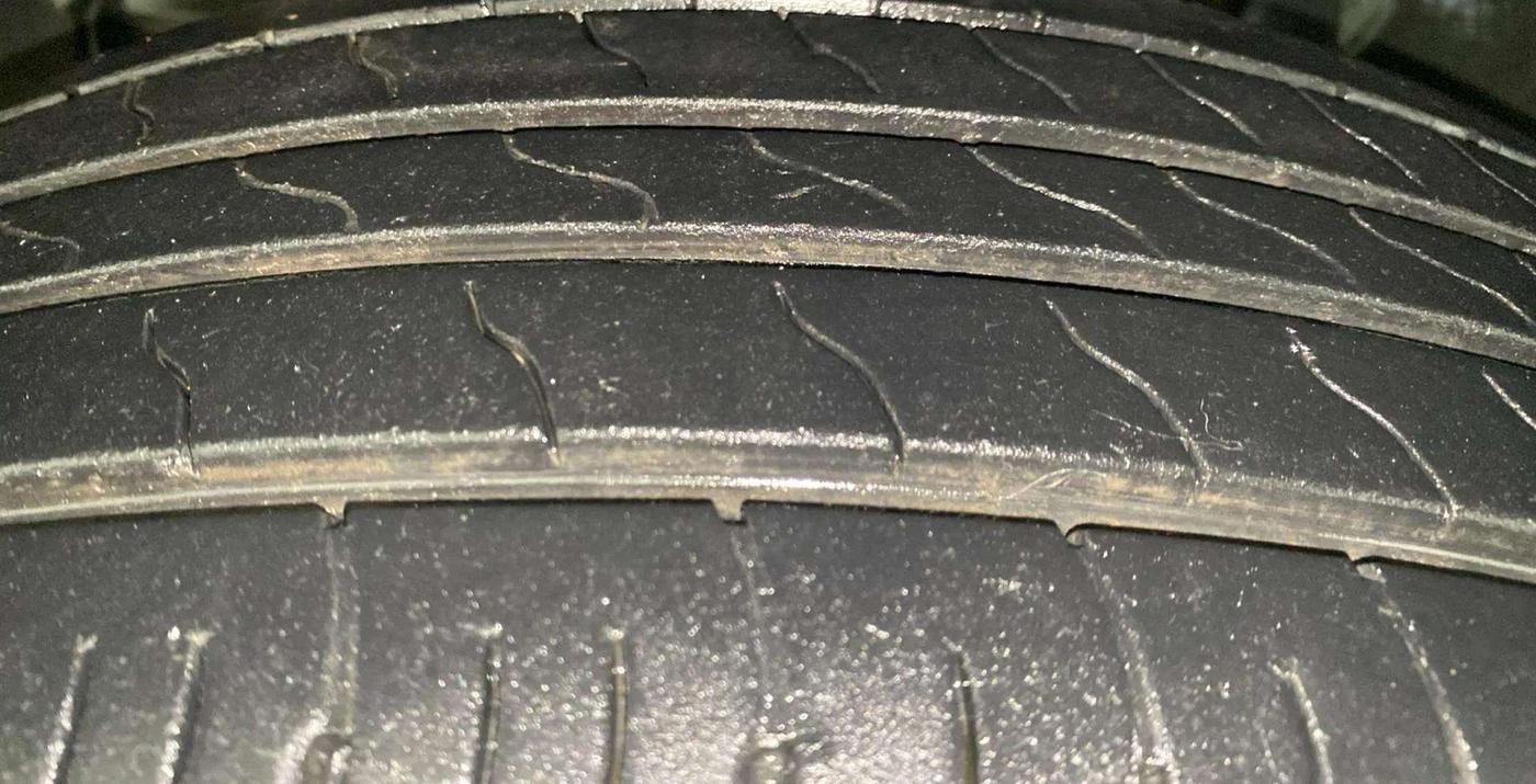 2017 Renault Duster RXS CVT, Petrol, Automatic, 72,666 km, Left Front Tyre Tread