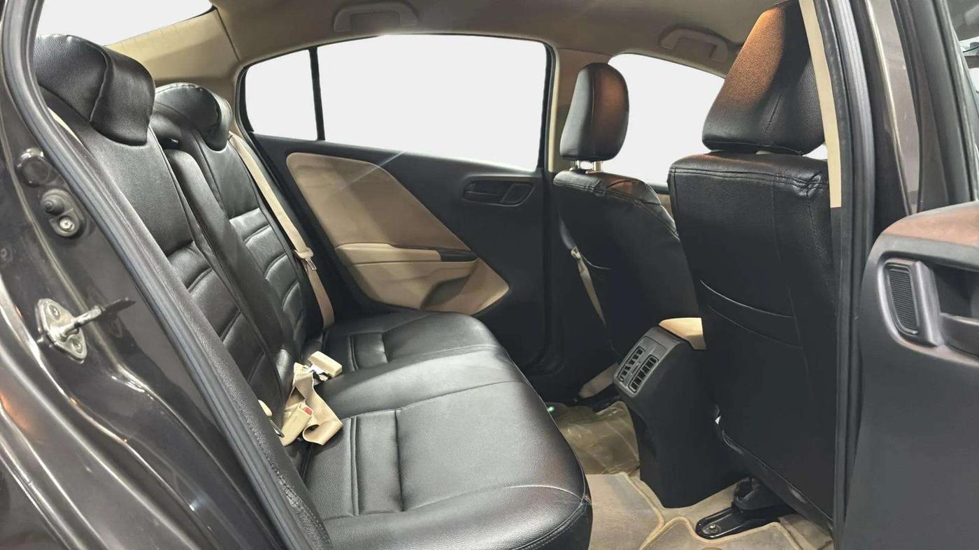 2015 Honda City 1.5L I-VTEC SV CVT, Petrol, Automatic, 41,714 km, Right Side Rear Door Cabin