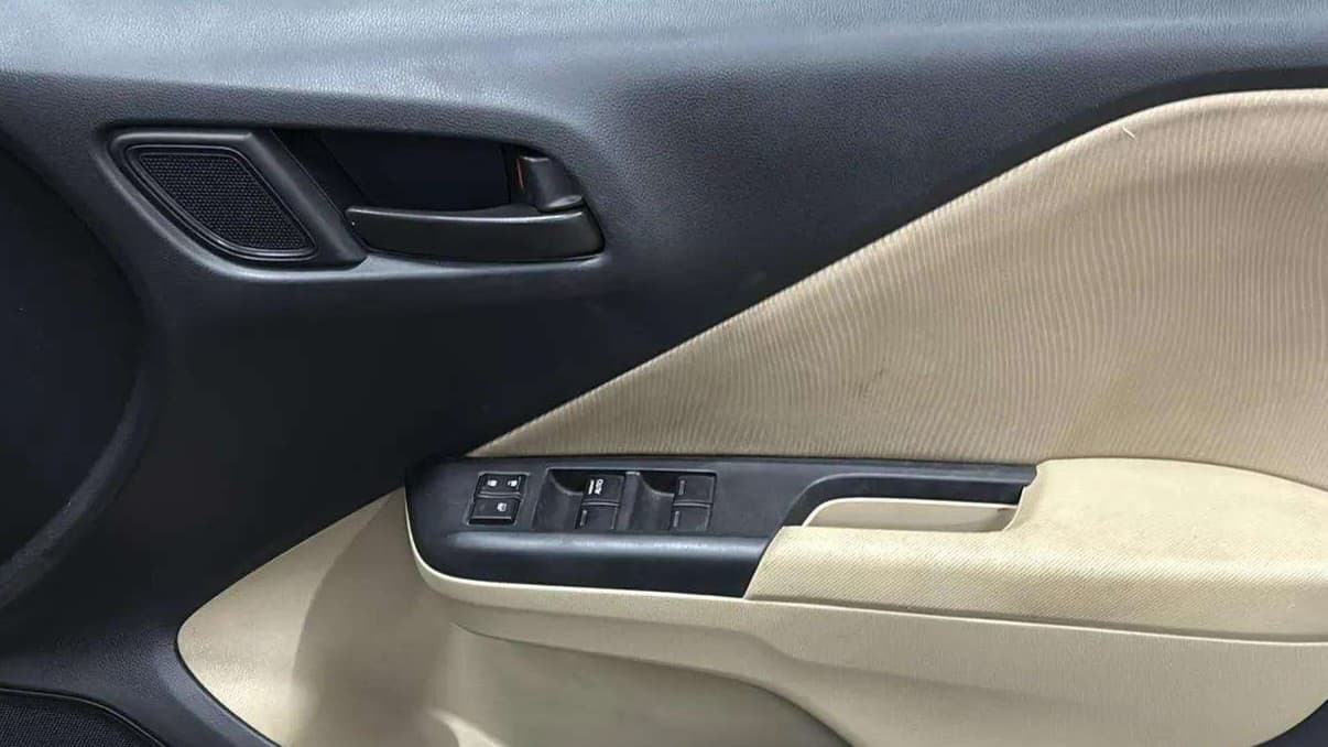 2015 Honda City 1.5L I-VTEC SV CVT, Petrol, Automatic, 41,714 km, Driver Side Door Panels Control