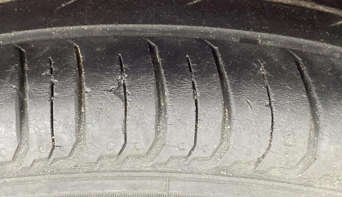 2021 Hyundai NEW I20 ASTA 1.2 AT, Petrol, Automatic, 59,191 km, Right Front Tyre Tread