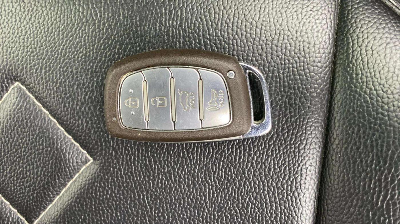 2021 Hyundai NEW I20 ASTA 1.2 AT, Petrol, Automatic, 59,191 km, Key Close Up