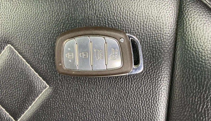 2021 Hyundai NEW I20 ASTA 1.2 AT, Petrol, Automatic, 59,191 km, Key Close Up