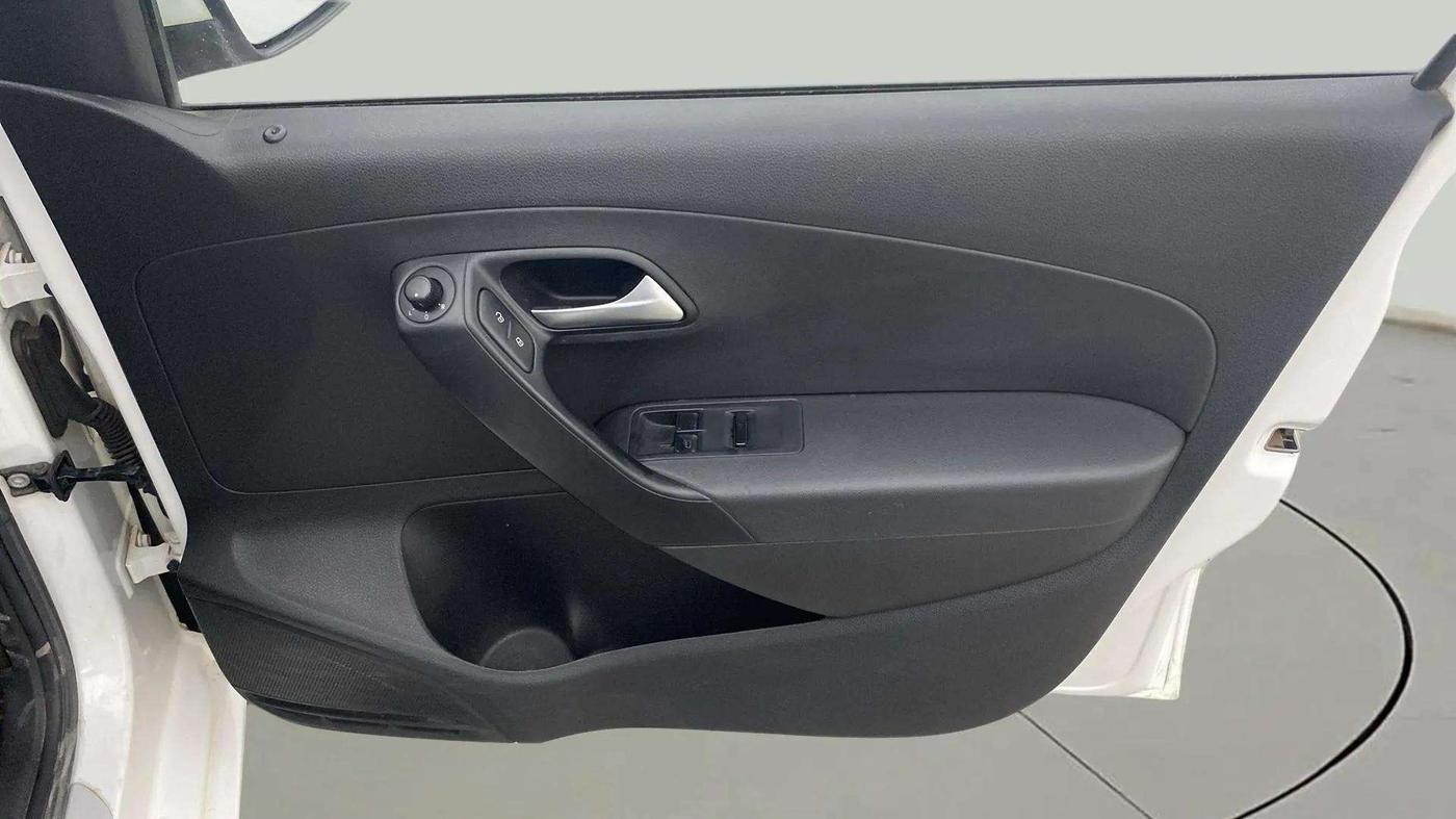 2019 Volkswagen Polo COMFORTLINE 1.0L MPI, Petrol, Manual, 42,287 km, Driver Side Door Panels Control