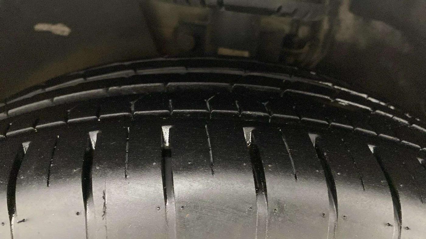 2019 Volkswagen Polo COMFORTLINE 1.0L MPI, Petrol, Manual, 42,287 km, Left Front Tyre Tread