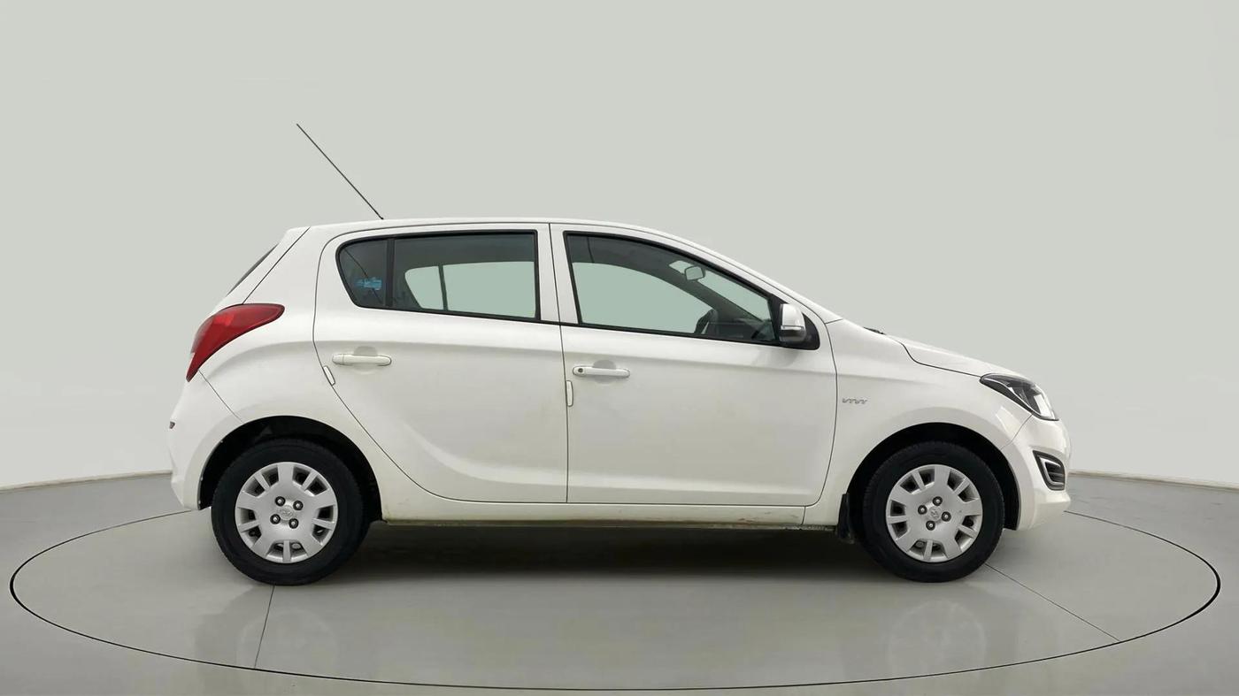 2013 Hyundai i20 MAGNA (O) 1.2, Petrol, Manual, 53,894 km, Right Side View
