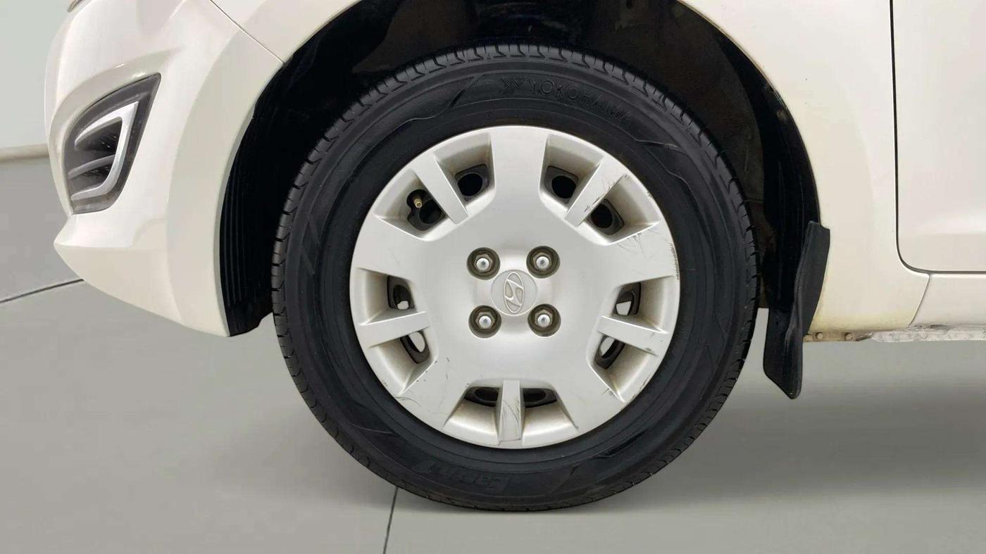 2013 Hyundai i20 MAGNA (O) 1.2, Petrol, Manual, 53,894 km, Left Front Wheel