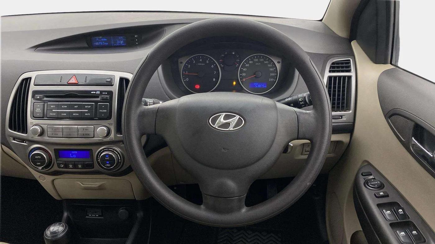 2013 Hyundai i20 MAGNA (O) 1.2, Petrol, Manual, 53,894 km, Steering Wheel Close Up