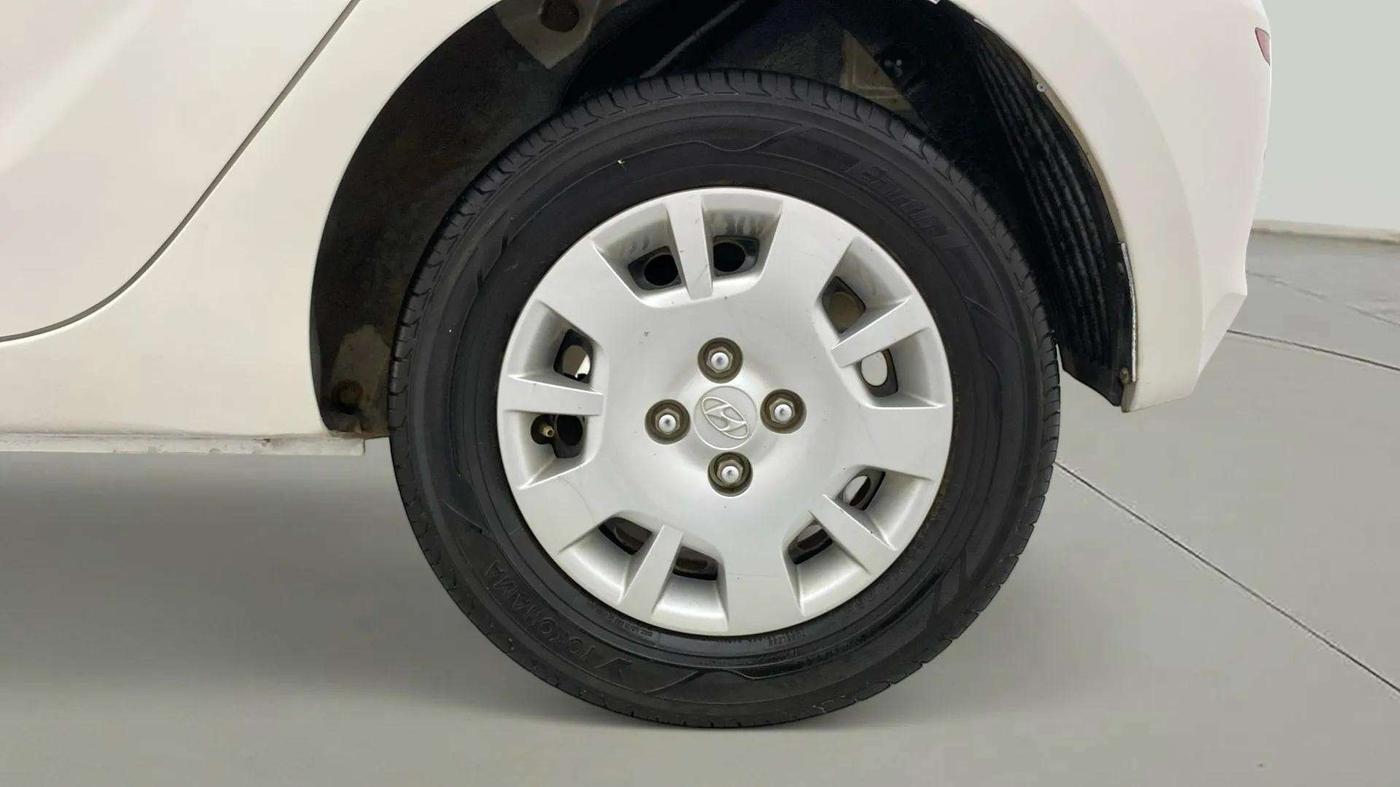 2013 Hyundai i20 MAGNA (O) 1.2, Petrol, Manual, 53,894 km, Left Rear Wheel