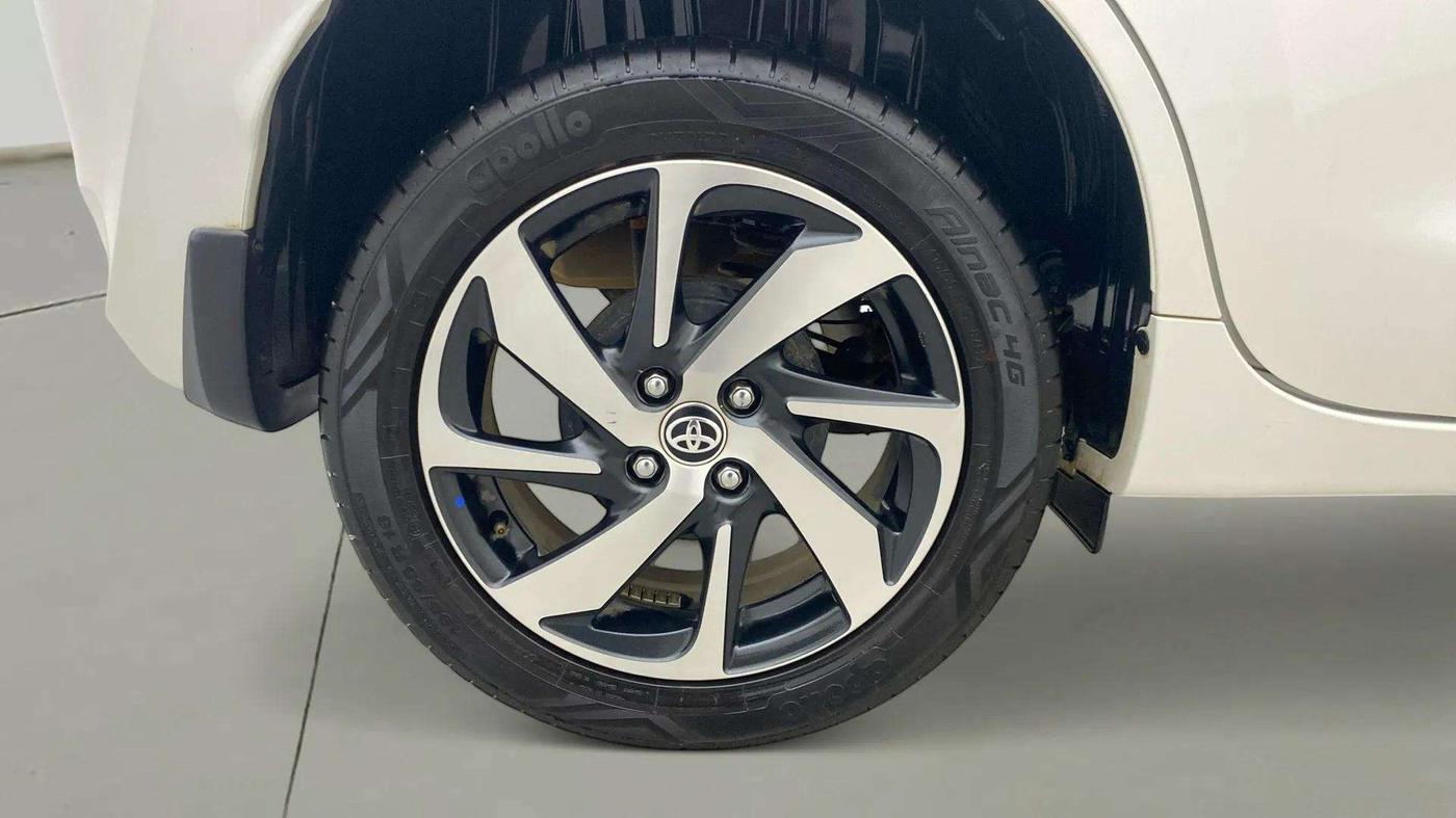 2023 Toyota Glanza G E-CNG, CNG, Manual, 8,183 km, Right Rear Wheel