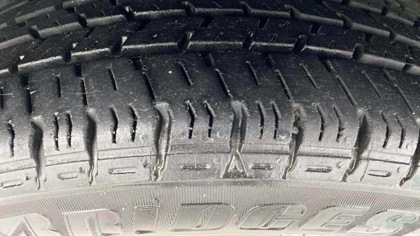2018 Hyundai Grand i10 SPORTZ (O) AT 1.2 KAPPA VTVT, Petrol, Automatic, 48,930 km, Left Front Tyre Tread