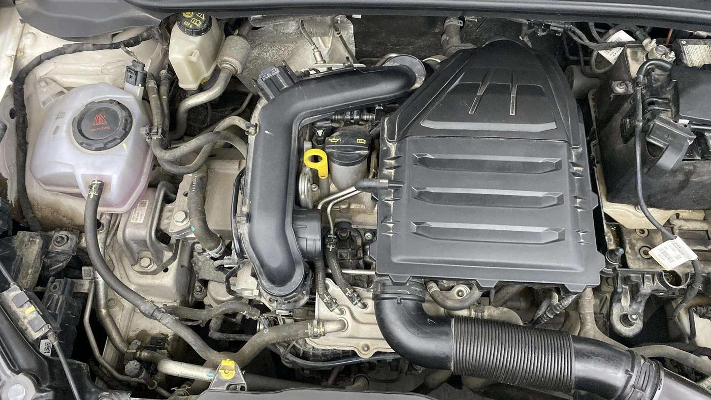 2022 Skoda KUSHAQ AMBITION 1.0L TSI MT, Petrol, Manual, 43,744 km, Engine View