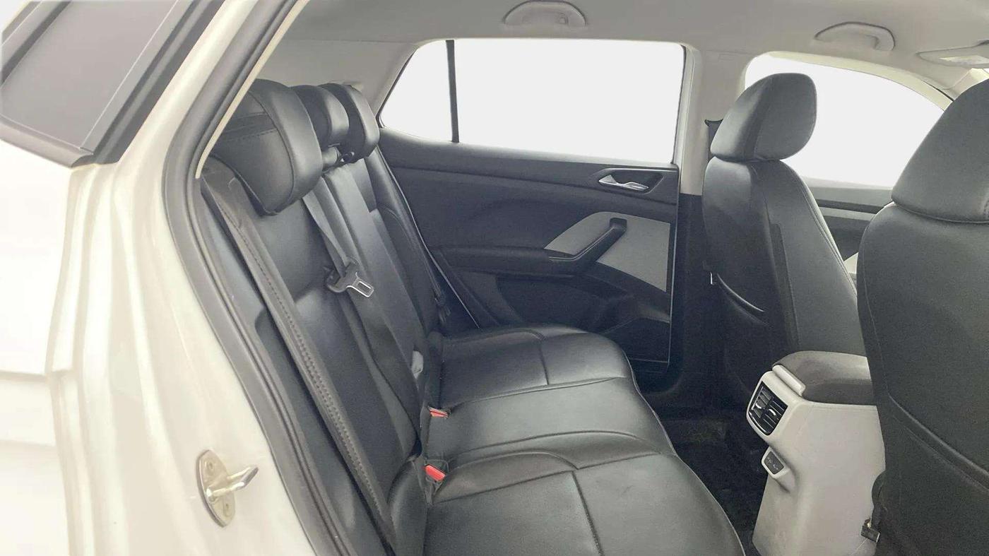 2022 Skoda KUSHAQ AMBITION 1.0L TSI MT, Petrol, Manual, 43,744 km, Right Side Rear Door Cabin