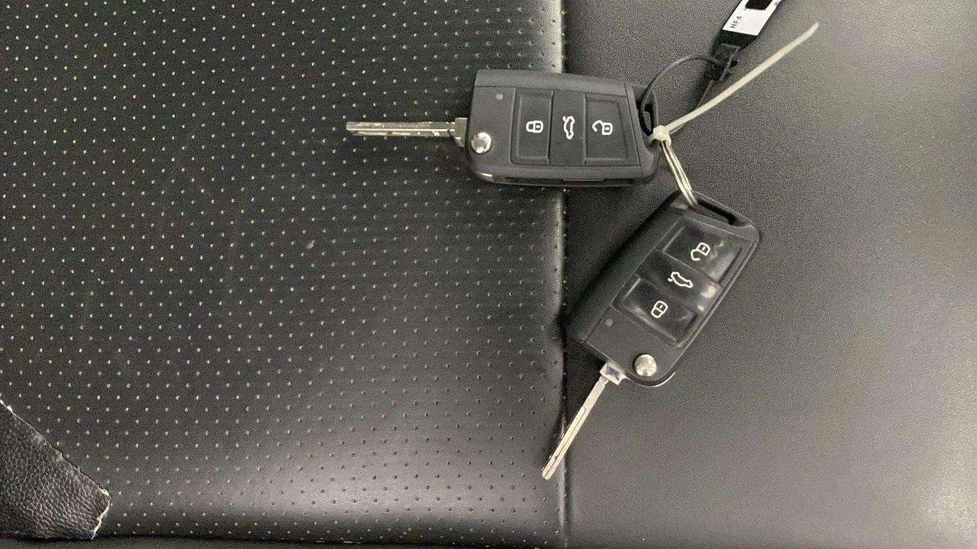 2022 Skoda KUSHAQ AMBITION 1.0L TSI MT, Petrol, Manual, 43,744 km, Key Close Up