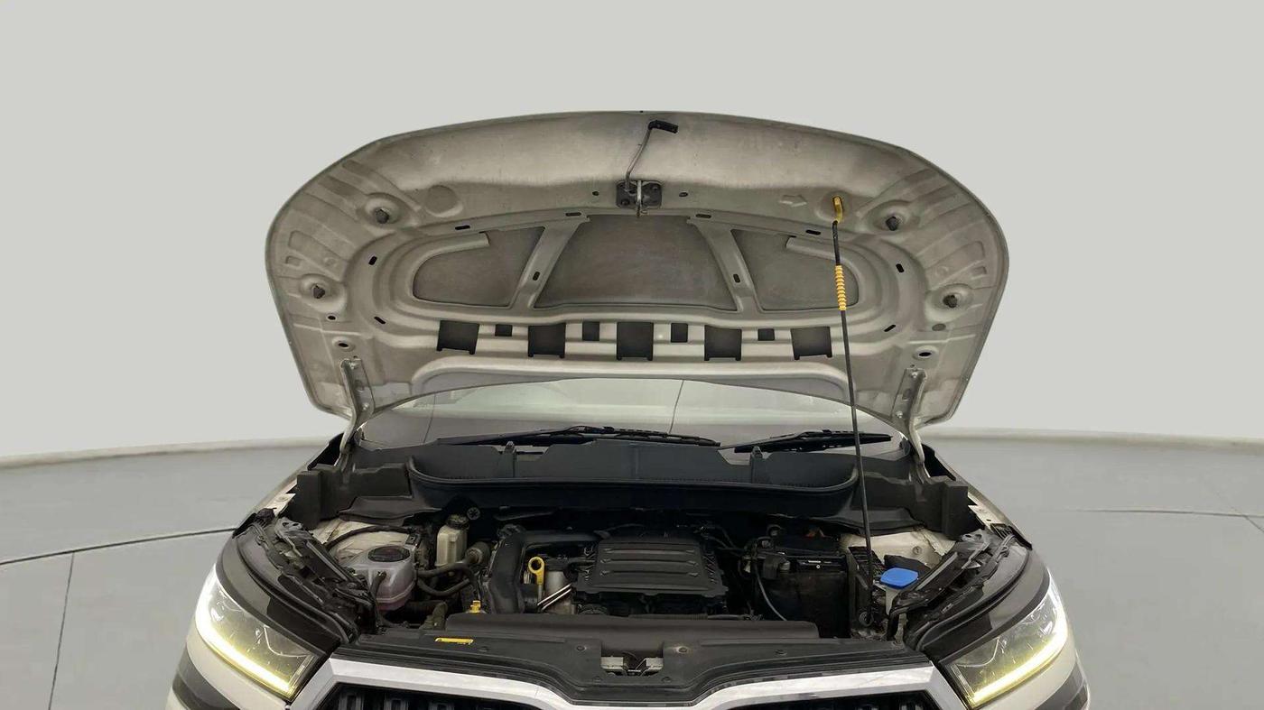 2022 Skoda KUSHAQ AMBITION 1.0L TSI MT, Petrol, Manual, 43,744 km, Open Bonet