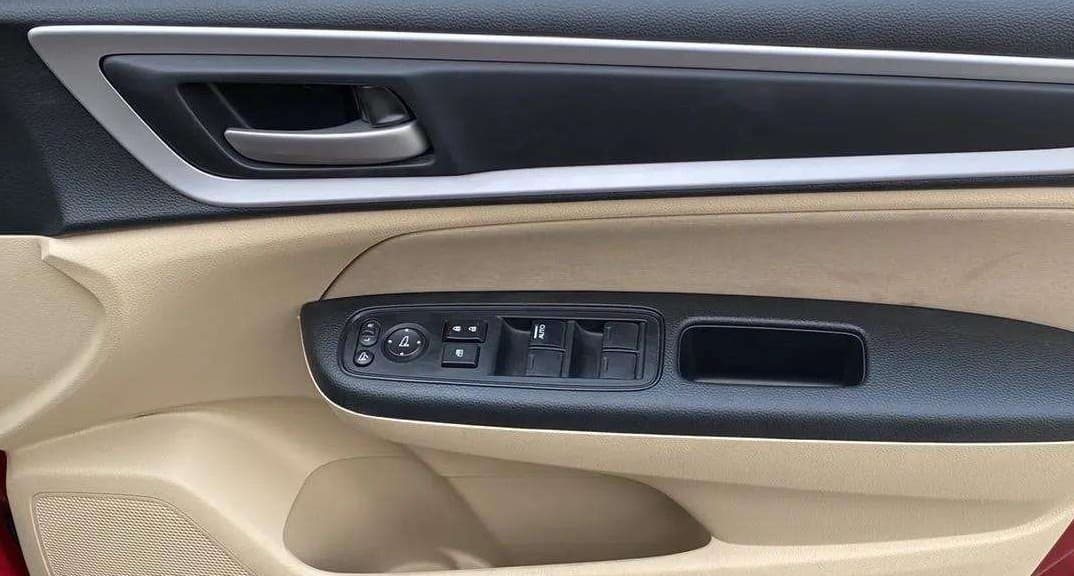 2024 Honda Amaze 1.2L I-VTEC VX CVT, Petrol, Automatic, 2,818 km, Driver Side Door Panels Control