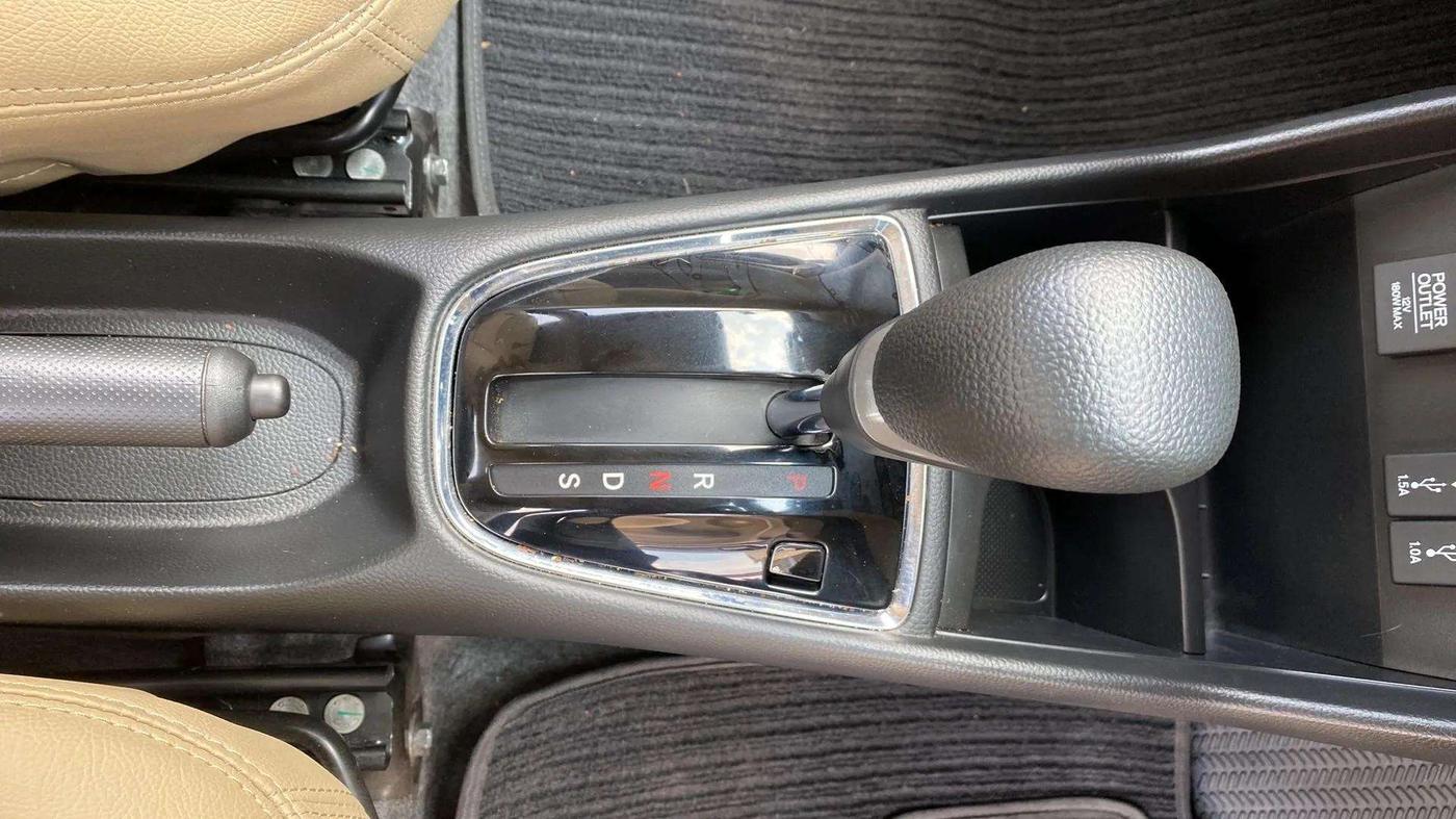 2024 Honda Amaze 1.2L I-VTEC VX CVT, Petrol, Automatic, 2,818 km, Gear Lever