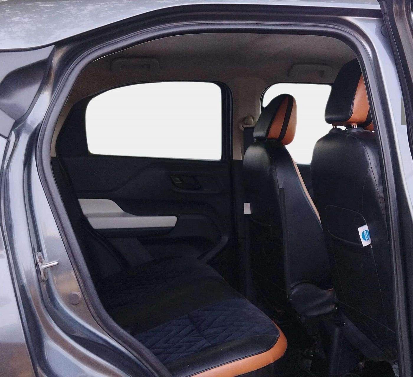 2022 Tata PUNCH ACCOMPLISHED MT, CNG, Manual, 44,733 km, Right Side Rear Door Cabin
