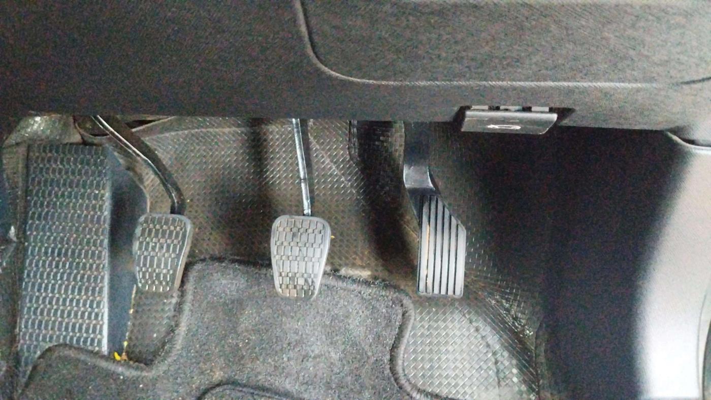 2022 Tata PUNCH ACCOMPLISHED MT, CNG, Manual, 44,733 km, Pedals