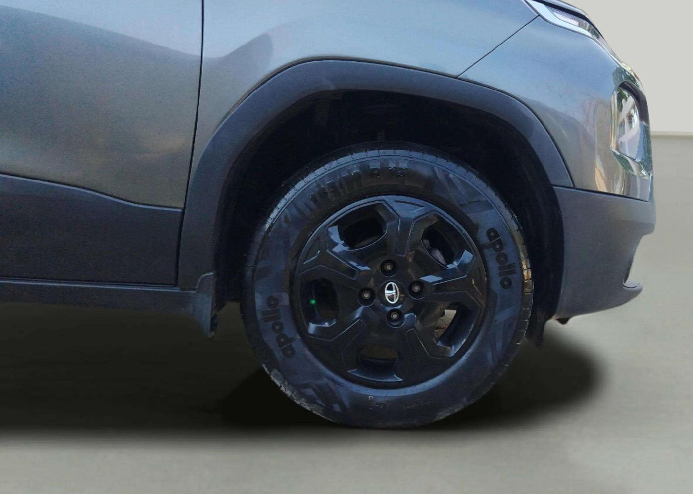 2022 Tata PUNCH ACCOMPLISHED MT, CNG, Manual, 44,733 km, Right Front Wheel