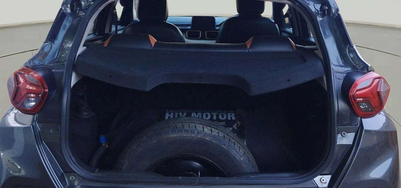 2022 Tata PUNCH ACCOMPLISHED MT, CNG, Manual, 44,733 km, Boot Inside