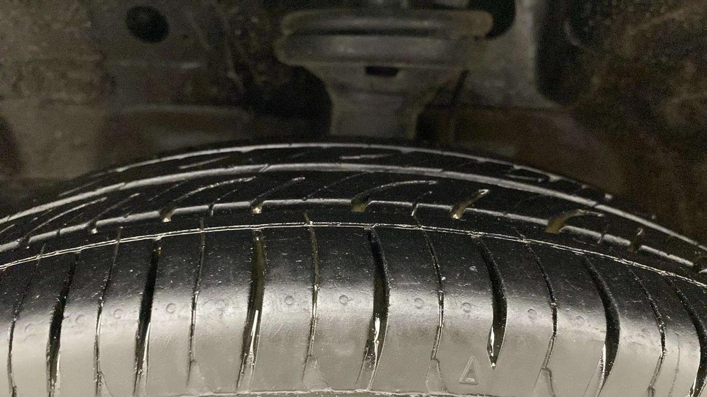 2016 Maruti Wagon R 1.0 LXI CNG, CNG, Manual, 23,936 km, Left Front Tyre Tread