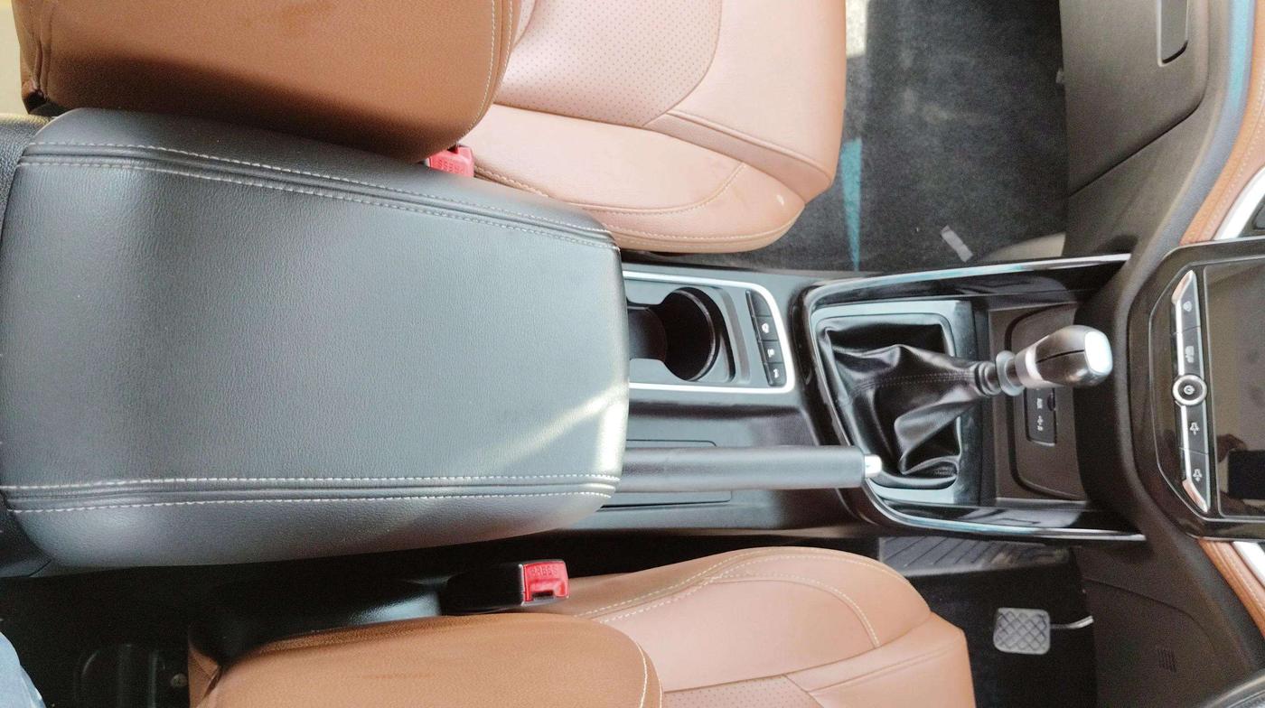 2020 MG HECTOR PLUS SHARP 2.0 DIESEL TURBO MT 6-STR, Diesel, Manual, 58,865 km, Gear Lever