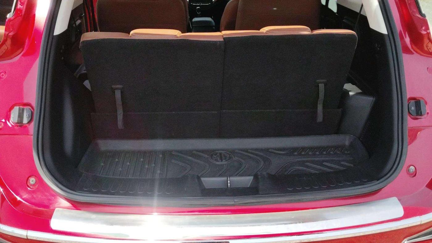 2020 MG HECTOR PLUS SHARP 2.0 DIESEL TURBO MT 6-STR, Diesel, Manual, 58,865 km, Boot Inside