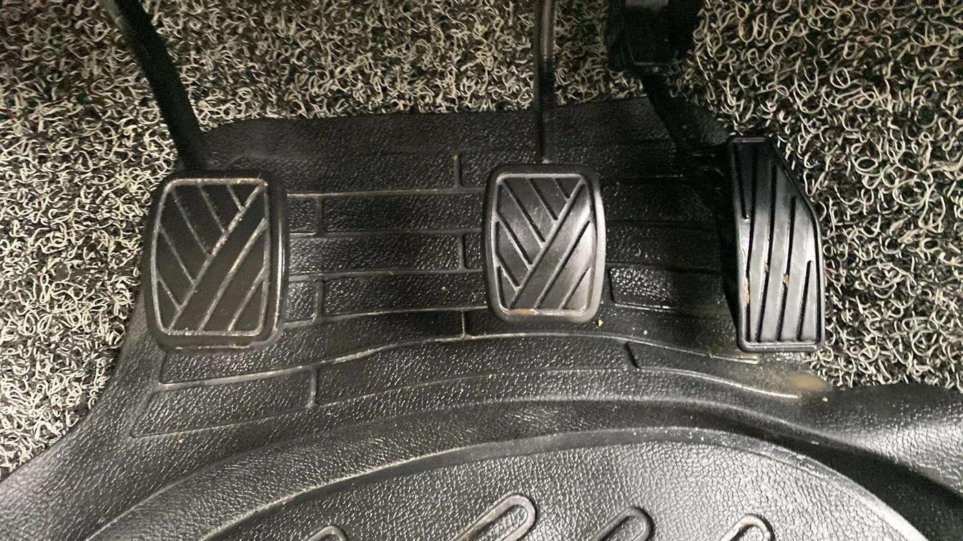 2022 Maruti Dzire VXI, Petrol, Manual, 44,550 km, Pedals
