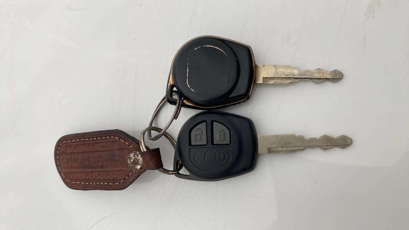 2022 Maruti Dzire VXI, Petrol, Manual, 44,550 km, Key Close Up