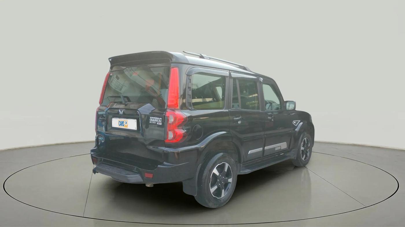 2024 Mahindra SCORPIO CLASSIC S11 MT 7S CC, Diesel, Manual, 11,745 km, Right Back Diagonal