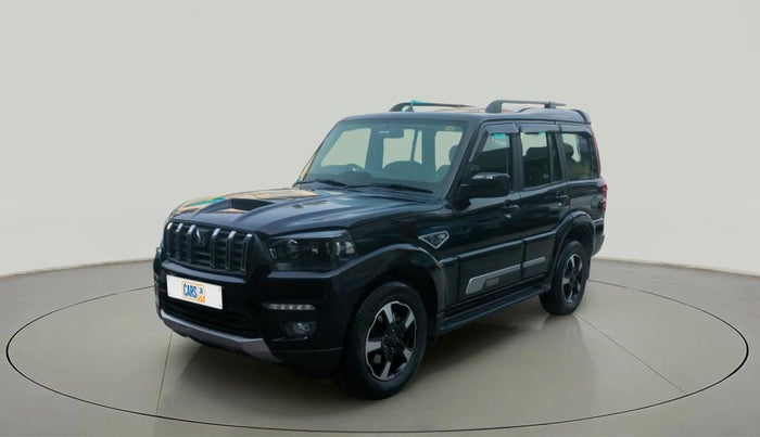 2024 Mahindra SCORPIO CLASSIC S11 MT 7S CC, Diesel, Manual, 11,745 km, Left Front Diagonal