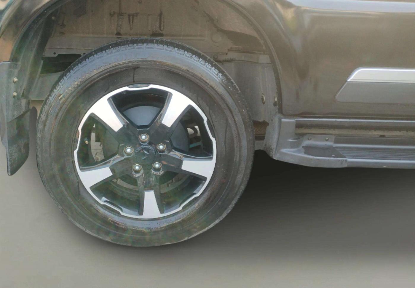 2024 Mahindra SCORPIO CLASSIC S11 MT 7S CC, Diesel, Manual, 11,745 km, Right Rear Wheel