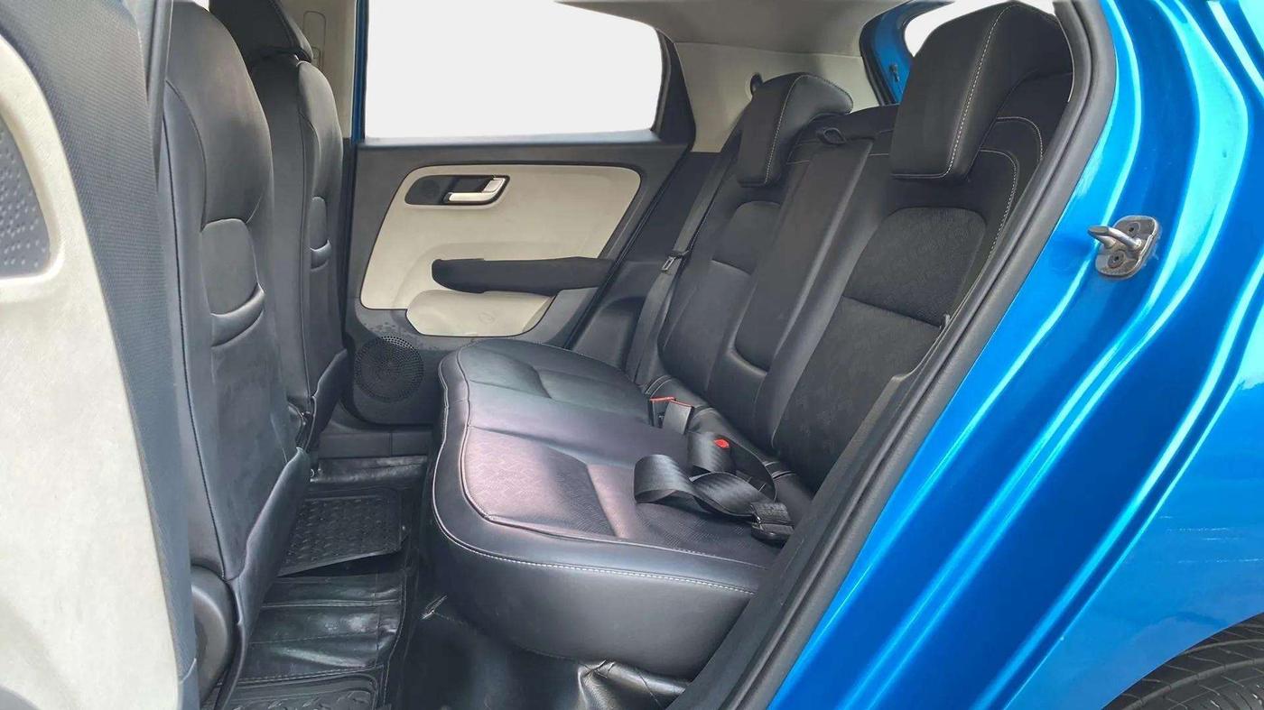 2022 Tata ALTROZ XZ PLUS I-TURBO PETROL, Petrol, Manual, 33,875 km, Right Side Rear Door Cabin
